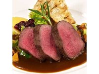 Filet de biche sauce Chasseur (en saison)